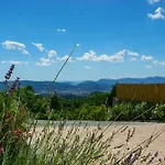 Дом отдыха Tuscan With Sea View And Jacuzzi Фоздиново