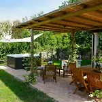 Дом отдыха Tuscan With Sea View And Jacuzzi *