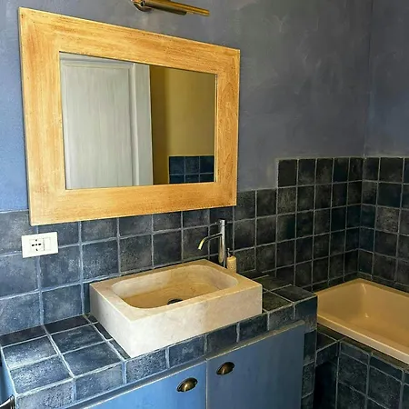 Tuscan With Sea View And Jacuzzi Nyaraló